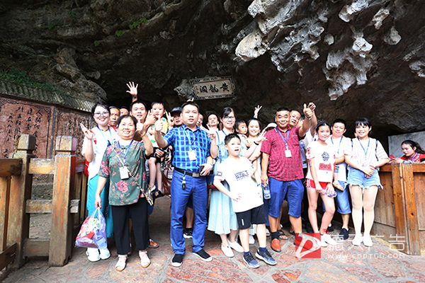 常德市德天廣告有限公司,品牌設(shè)計(jì),活動策劃,影視攝制,廣告設(shè)備租賃,媒體廣告推廣,