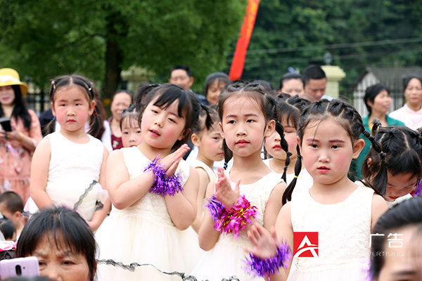 常德市德天廣告有限公司,品牌設(shè)計(jì),活動策劃,影視攝制,廣告設(shè)備租賃,媒體廣告推廣,